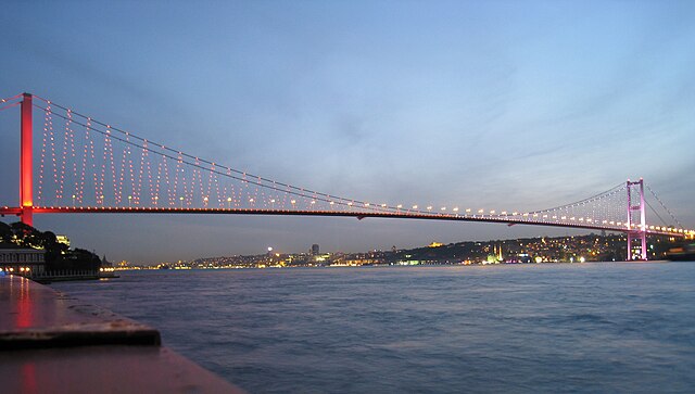 İstanbul Boğazı Trafiğe Kapatıldı! Hareketli Anlar!